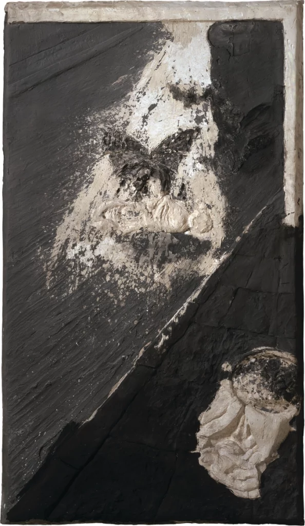 „Rozdziobią nas” odlew gipsowy 125 x 210 cm 2004 r